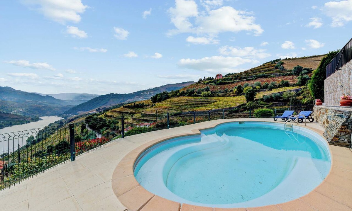 Mesao Frio Villa | Homerez - Villa in Mesão Frio