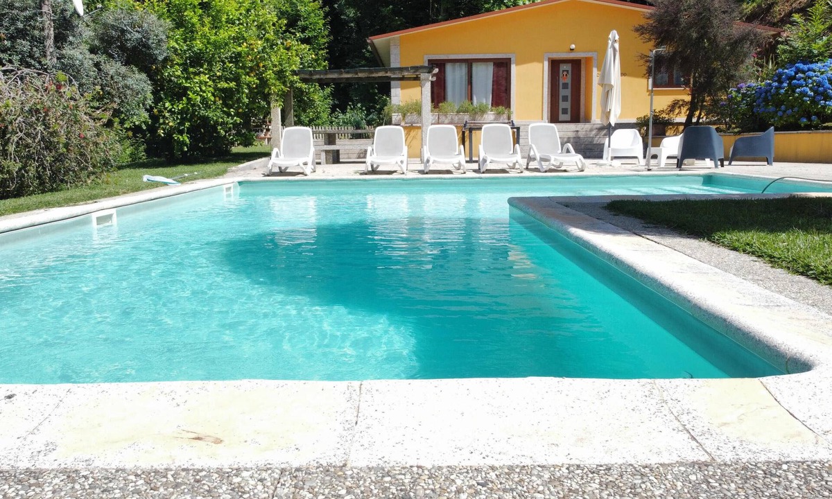 Cova Ski Chalet | House with private pool in Gerês