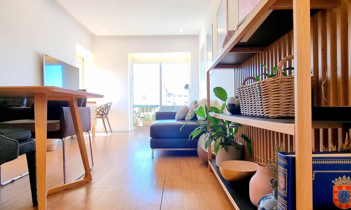 Espinho House | ihTop | 4 Bedrooms | 3 Bathrooms | 3 Balconies
