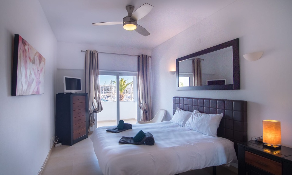 Lagos Apartment | Lagos Marina view apartment near beaches and shops