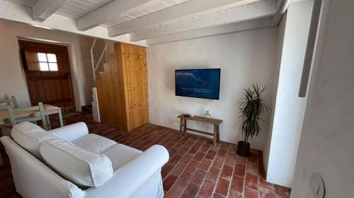 Santa Barbara de Nexe House | Laranjeira 1 by AlmaAlgarvia