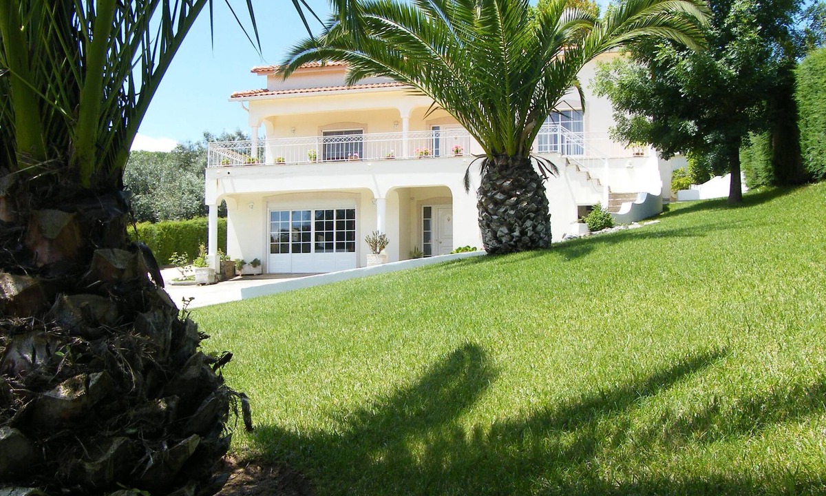 A Dos Francos Villa | Large & Comfortable holiday home with private pool & Free WiFi