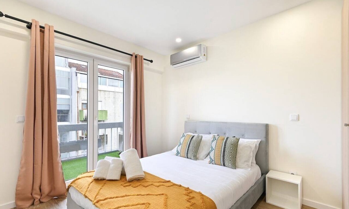 Old Town Apartment | Largo da Estação with Balcony by Sé Apartamentos