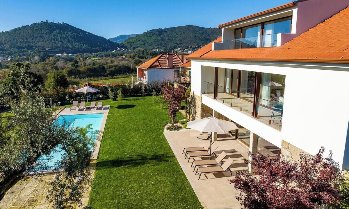 Ponte de Lima Villa | Lima View Villa - House with pool and garden