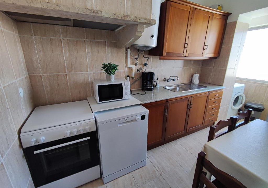 Reboleira Apartment | Lisbon traditional T2 with balcony in Damaia, Lisbon