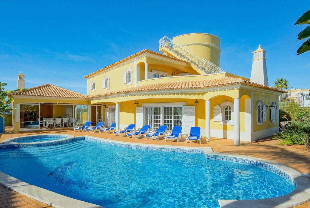 Albufeira Villa | Lisianto