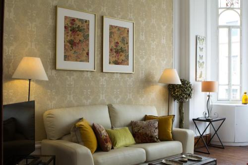 Sacramento Apartment | Localtraveling Downtown - Family Apartments