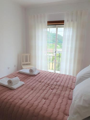 Lousa Apartment | Lousã's Brown & White
