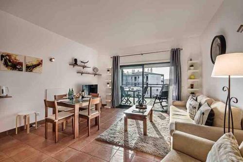Telheiro Apartment | Lovely 1 Bedroom Apartment in Resort with Pool
