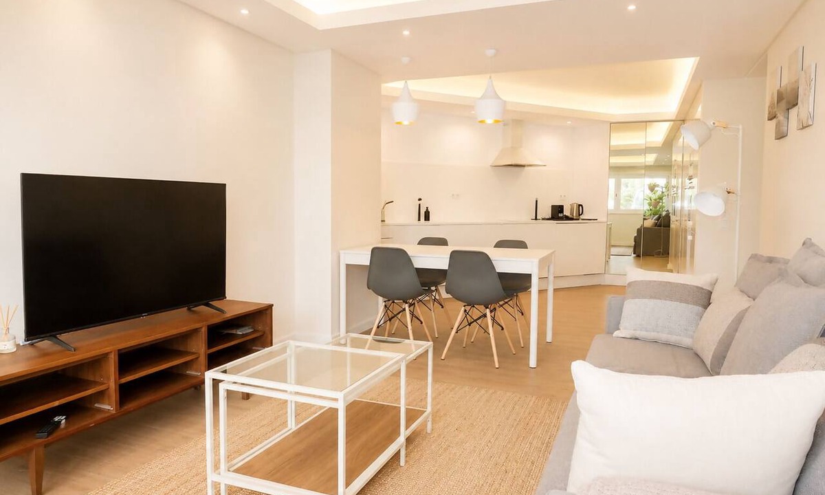 Estoril Apartment | Lovely & Comfy II - Checkinhome
