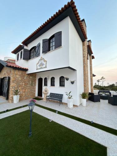 Nazare House | Lucas Residence