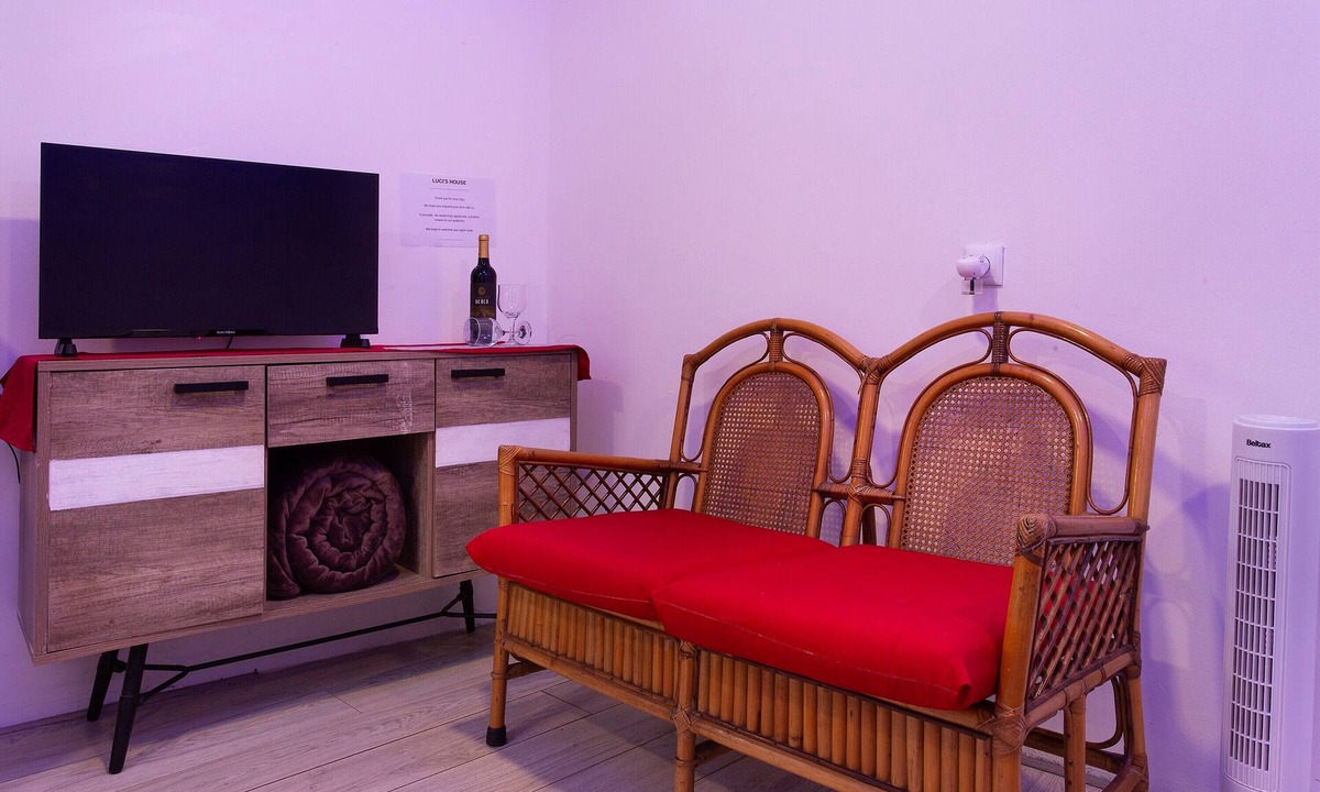 Sao Jorge Apartment | ‘Luci’s House B’ Studio with Mountain Views, Shared Terrace & Wi-Fi