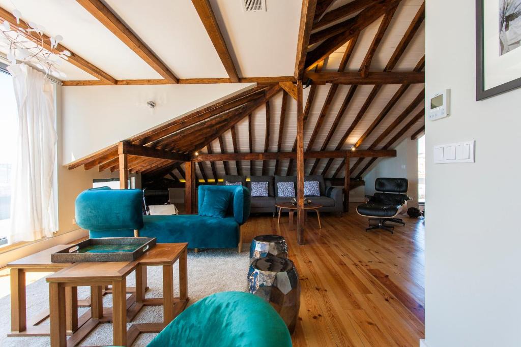 Lisbon Old Town Apartment | LuxLapa Duplex
