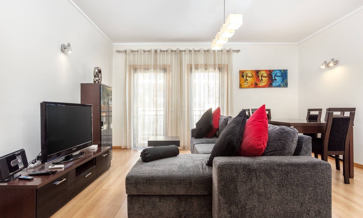 Olhao Apartment | Luxury 2-Bedroom Apartment with Rooftop Pool, Village Marina, Olhão