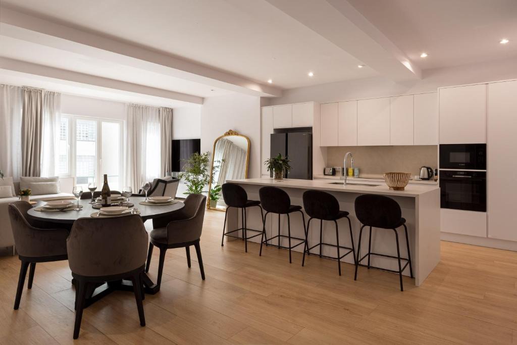 Santo Antonio Apartment | Luxury 4-Bedroom Residence in Prime Lisbon