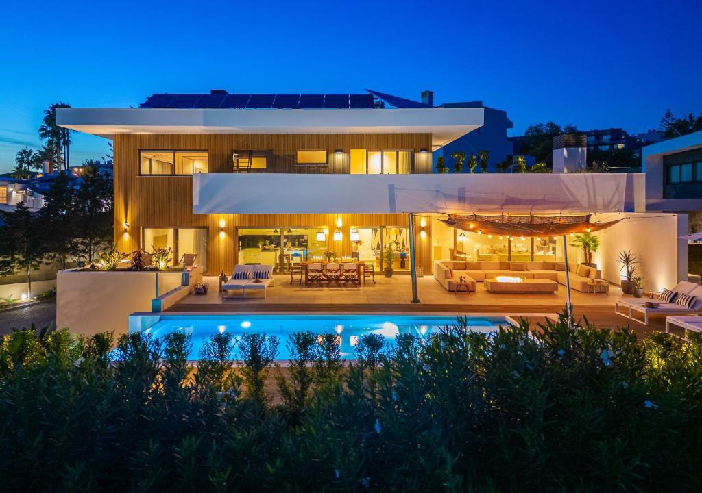 Areias de Sao Joao Villa | Luxury Beach Villa - Casa do Forte- Infinity Pool sea view- Beach walking distance by DreamvillasAlbufeira