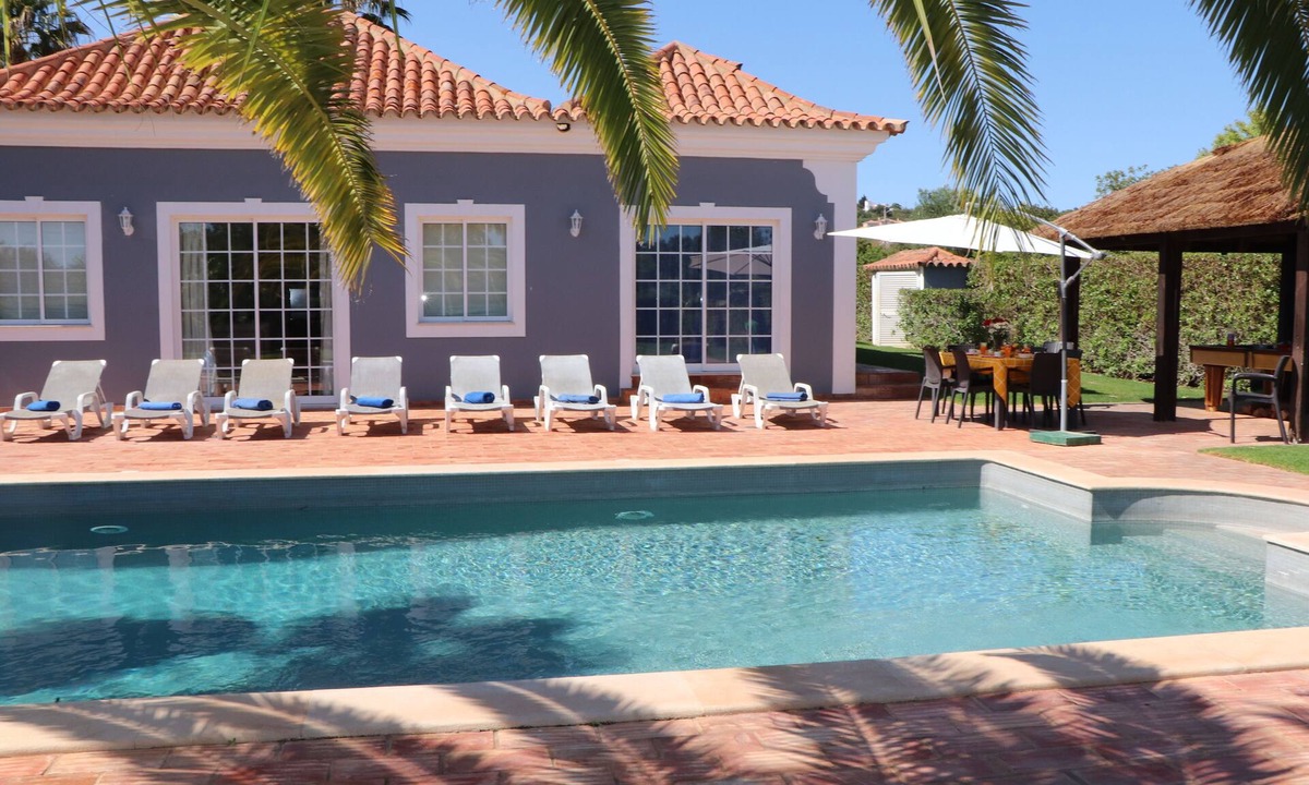 Almancil Villa | Luxury Family Villa with Private heated Pool, Tennis Court, Putting Green