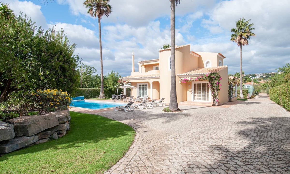 Almancil Villa | Luxury Family Villa with private heated pool, putting-green and tennis court