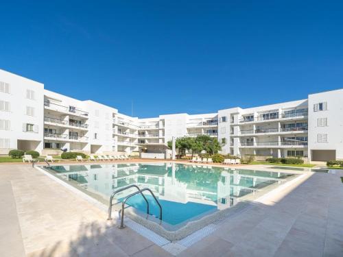 Telheiro Apartment | Luxury Marina Apartment with Pool and Balcony #2009