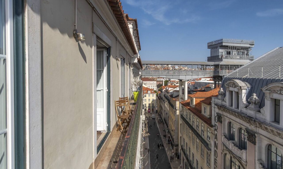 Sacramento Apartment | LV Premier Chiado CH1- Balcony, Central, Elevator