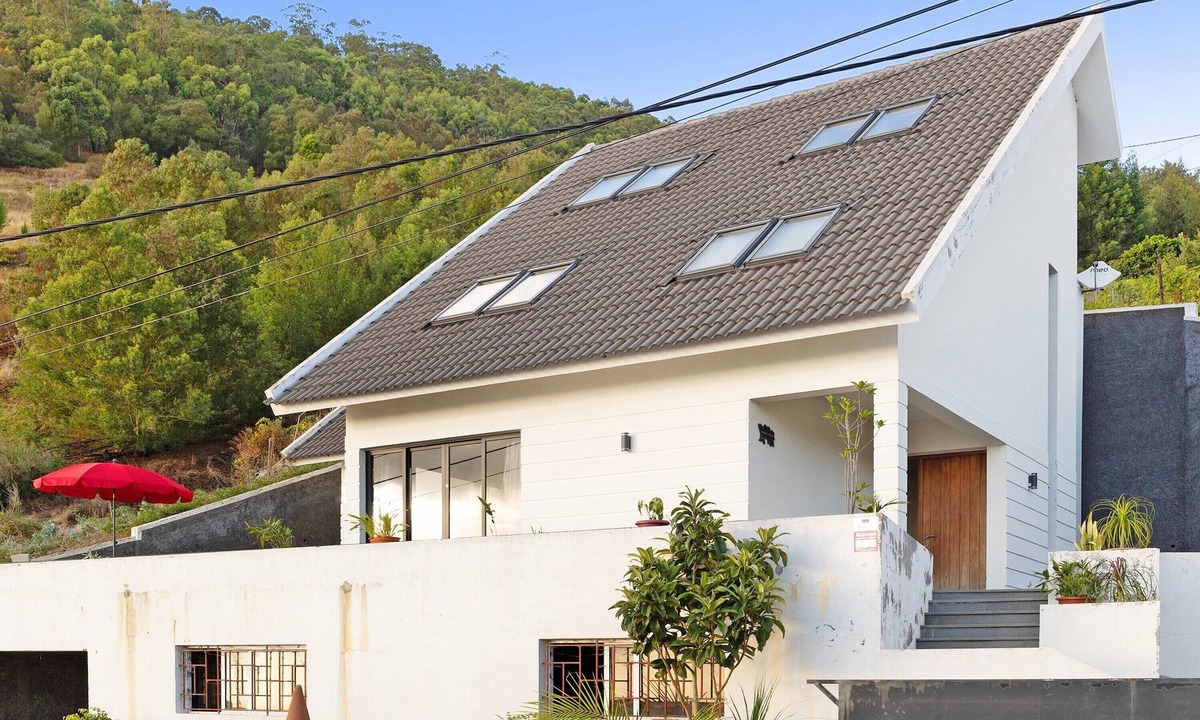 Campanario House | Madeira Aurelio Village Holiday Home with Sea View, Terrace & Wi-Fi
