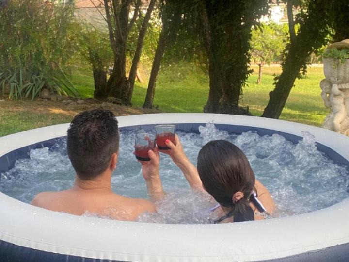 Lousa Bed & Breakfast | Magnolias Cottage with Jacuzzi and mountain view