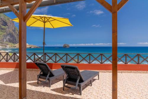 Porto da Cruz House | Maiata Beach House 1