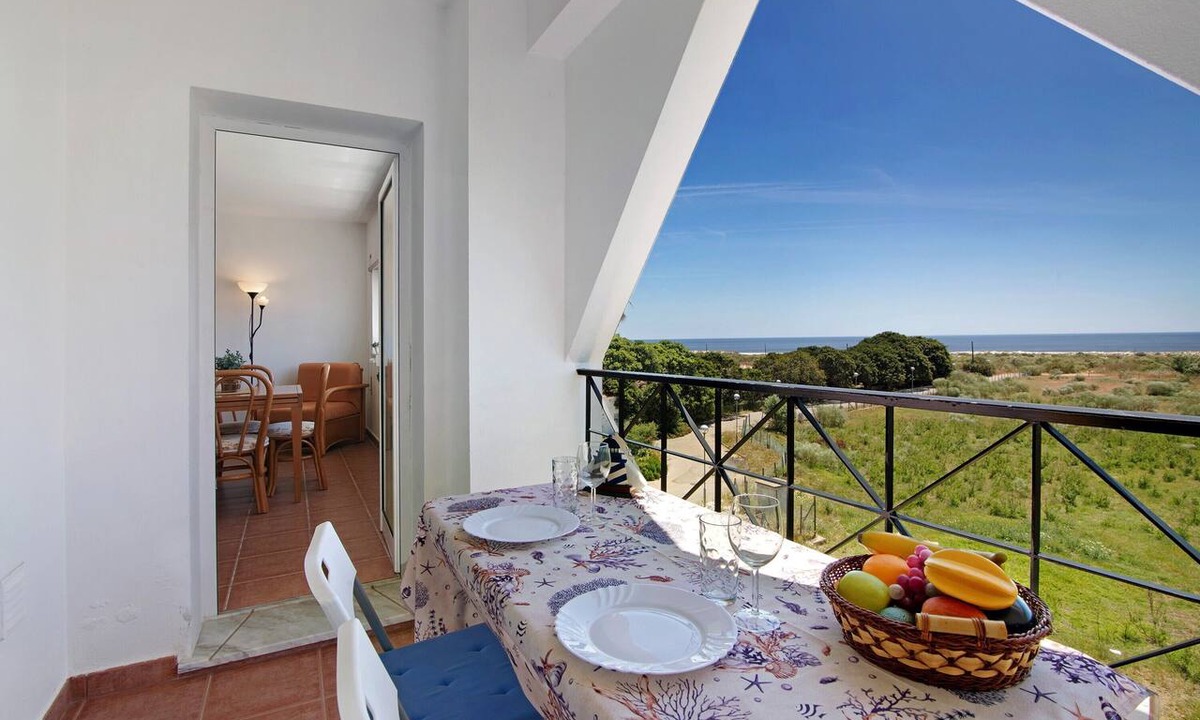 Manta Rota Apartment | Mar e Céu Apartment with Sea View and Balcony