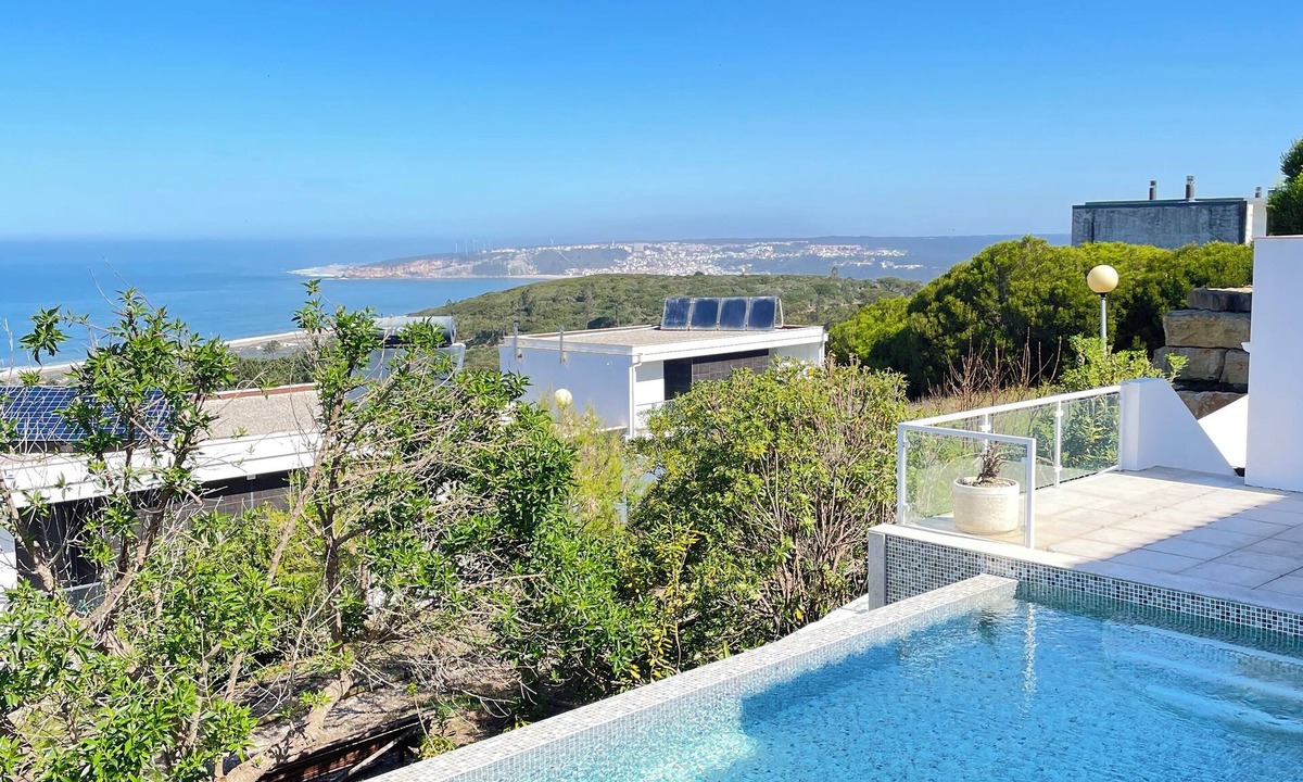 Serra da Pescaria Villa | Maria Nazaré - 3bedrooms, ocean view, private pool & BQ, close to the beach