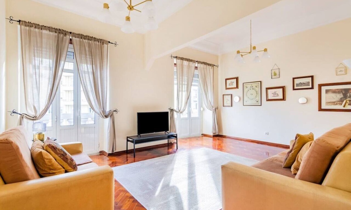 Santo Antonio Apartment | Marquês de Pombal Classical Living