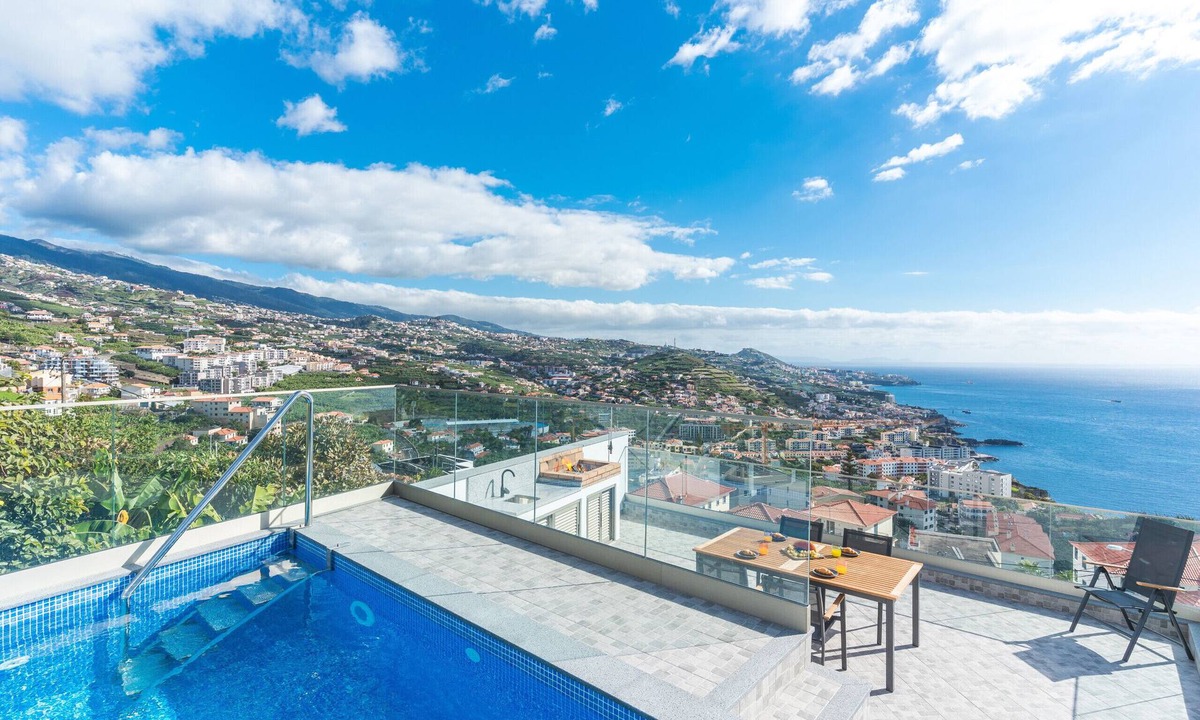 Camara de Lobos House | Midnight House by Atlantic Holiday