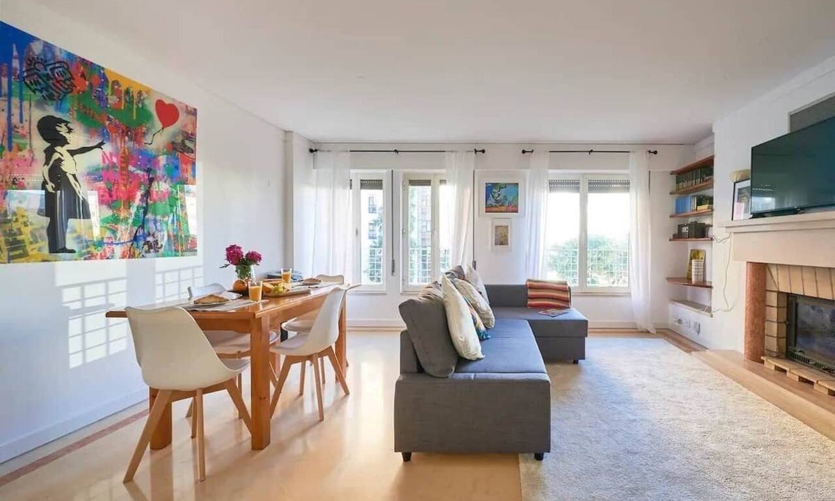Lumiar Apartment | Modern apartment with pool and garage