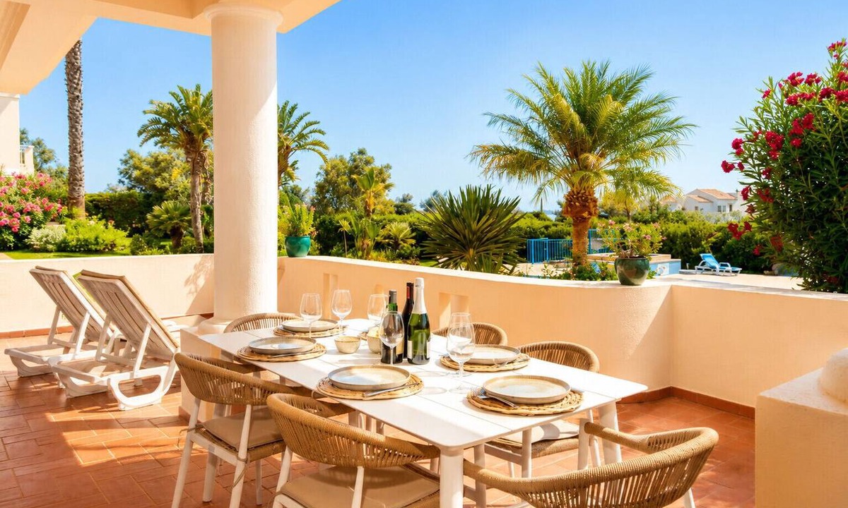 Caramujeira Apartment | Modern Family Apartment | Pool | Walk to Marinha Beach