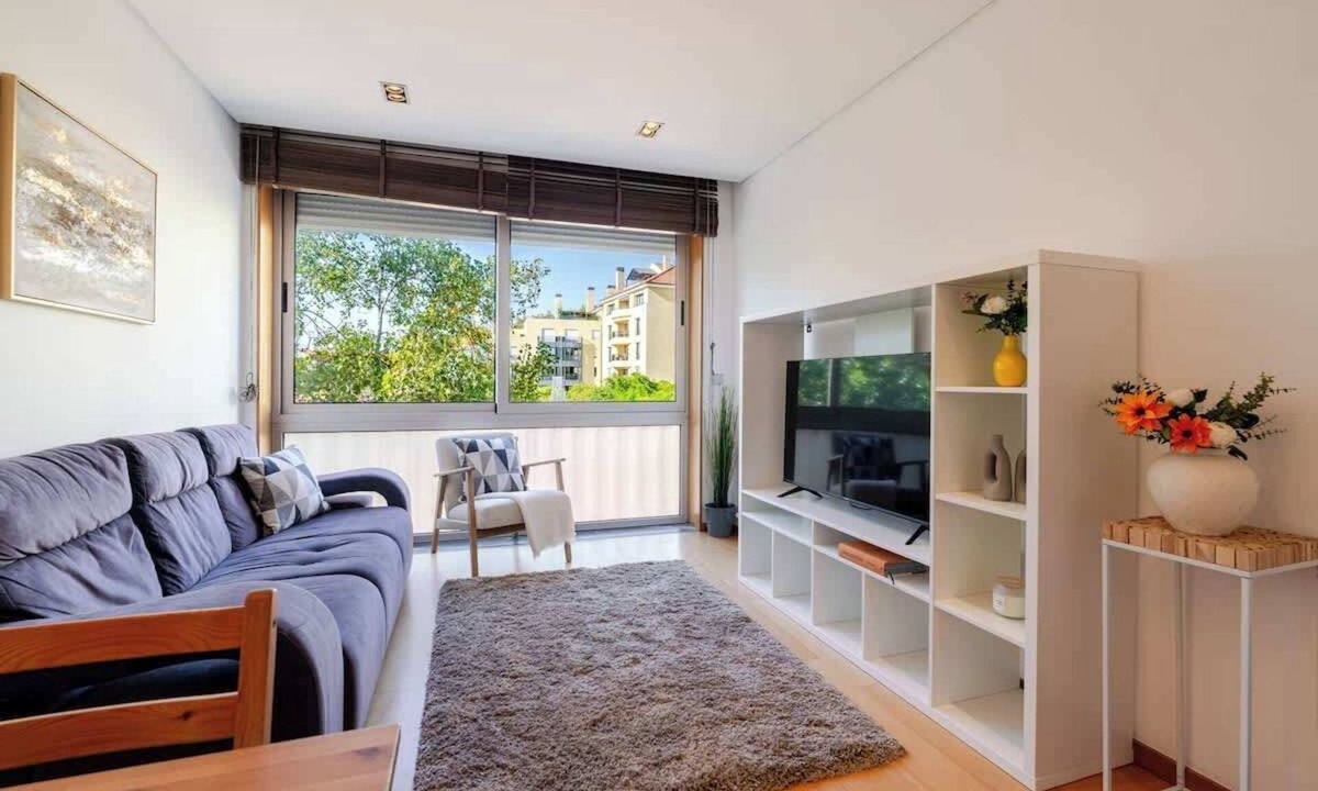 Aldoar Foz do Douro e Nevogilde Apartment | Modern Flat with Workspace in Foz by HostWise