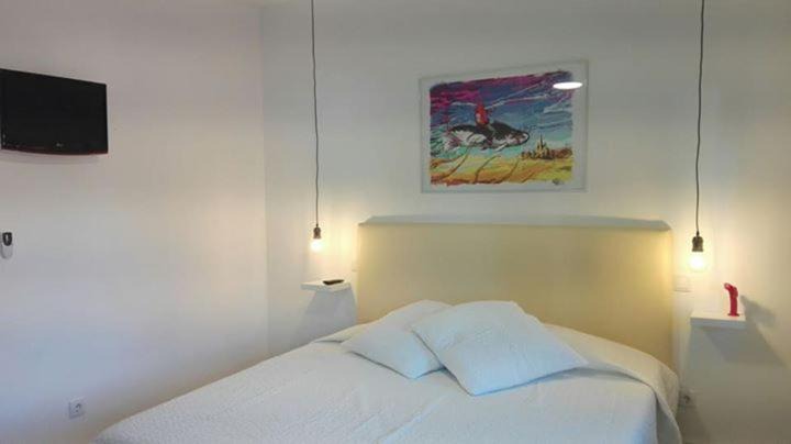 Torralta Apartment | Modern Studio at the beach