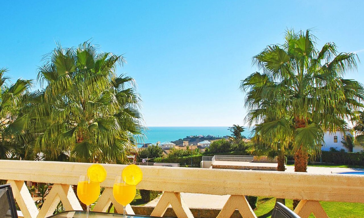 Albufeira Ski Chalet | Modern townhouse with BBQ and sea view