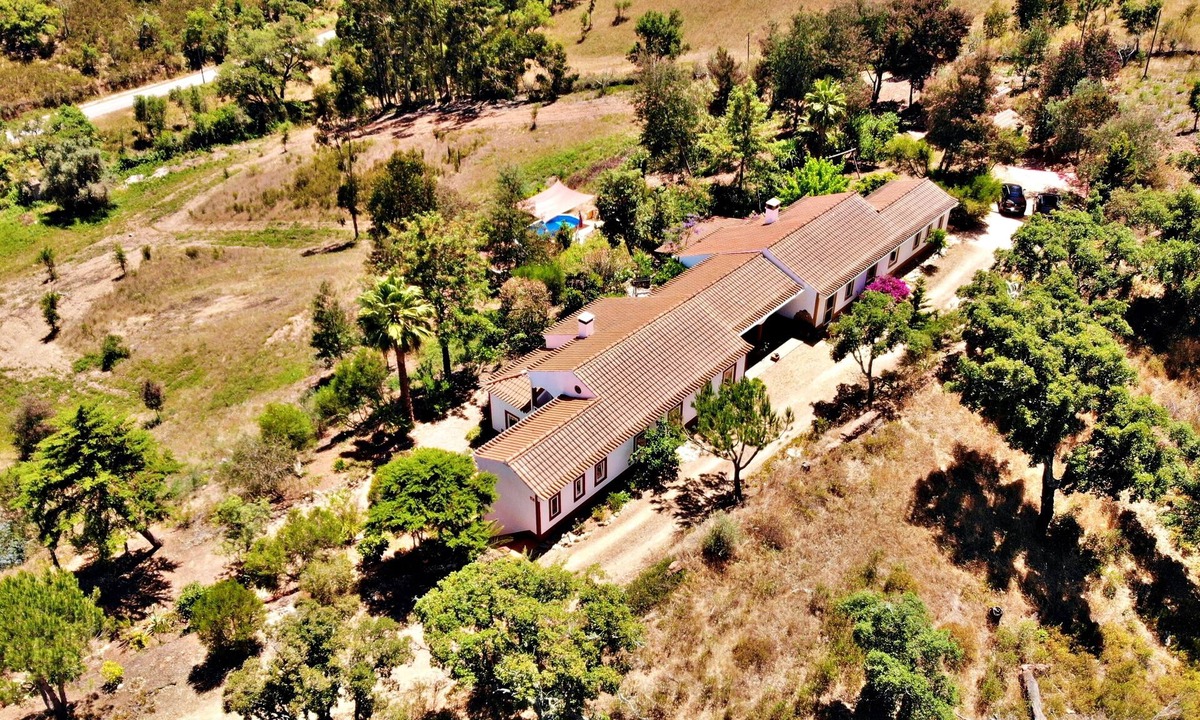 Reliquias Cottage | Monte Labarito - Casa Petra - Country House 30' away from the beach.
