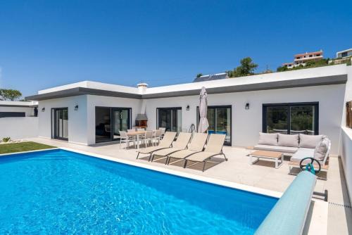 Vidais Apartment | Mosteiros Escape with Pool & BBQ by Lisbeyond