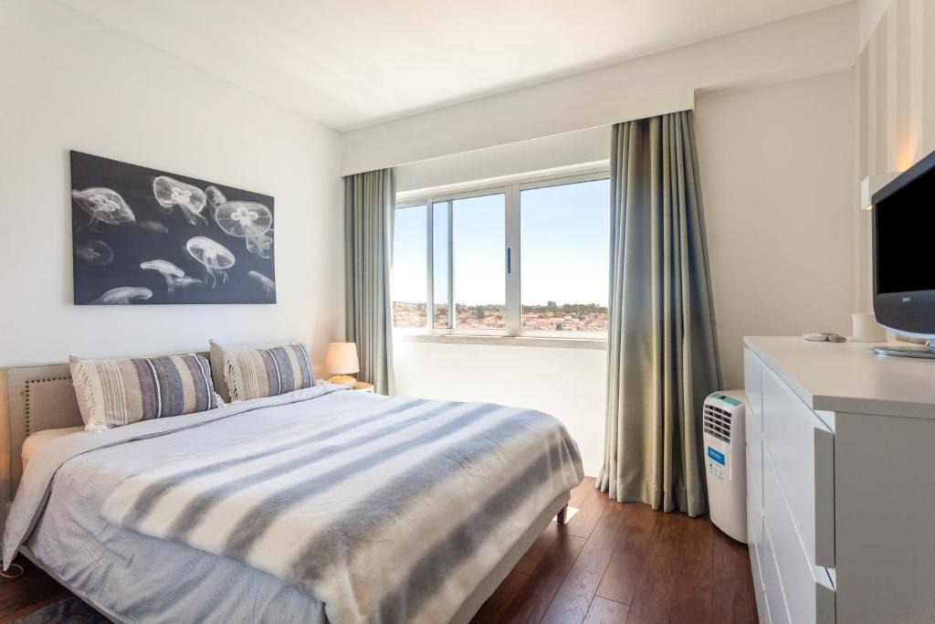 Cascais Apartment | Mountain view one bedroom plus 1 extra room in Cascais