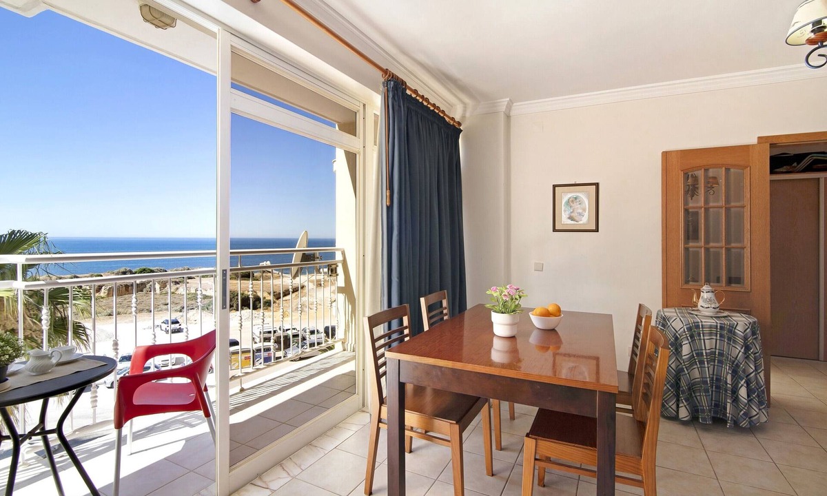 Armacao de Pera Apartment | Nau Bérrio 3ºD Apartment – Sea View, Pool, Air Conditioning, Wi-Fi