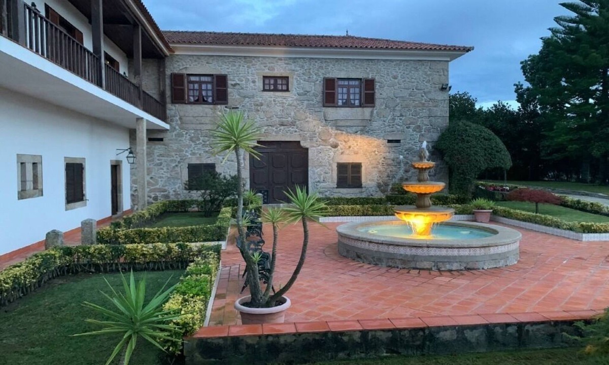Quintiaes House | Near Porto/Braga/Barcelos Private & Exclusive Villa Secure Fenced Pool