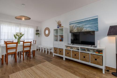 Carvalhal Villa | Nest by the Lagoa, Carvalhal