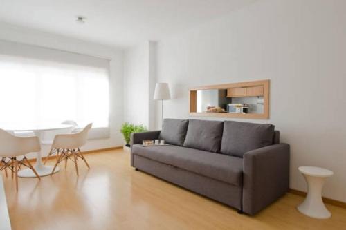 Cidade Universitaria Apartment | NEW Home Office - Free Wifi & Parking - Self Check-in - Daikin Airco