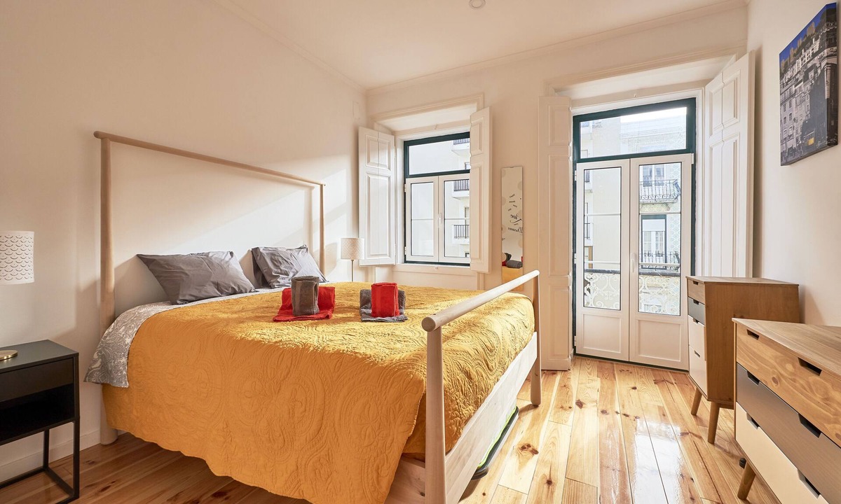 Pena Apartment | NEW! Lisbon Hearth!