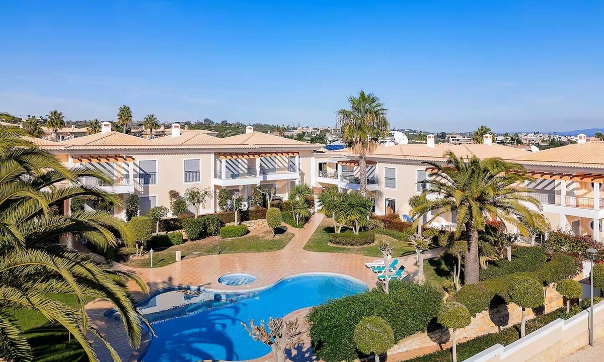 Porto de Mos Apartment | NEW! Spacious two-bedroom apartment. 2 terraces, pool, 10 minutes to the beach.