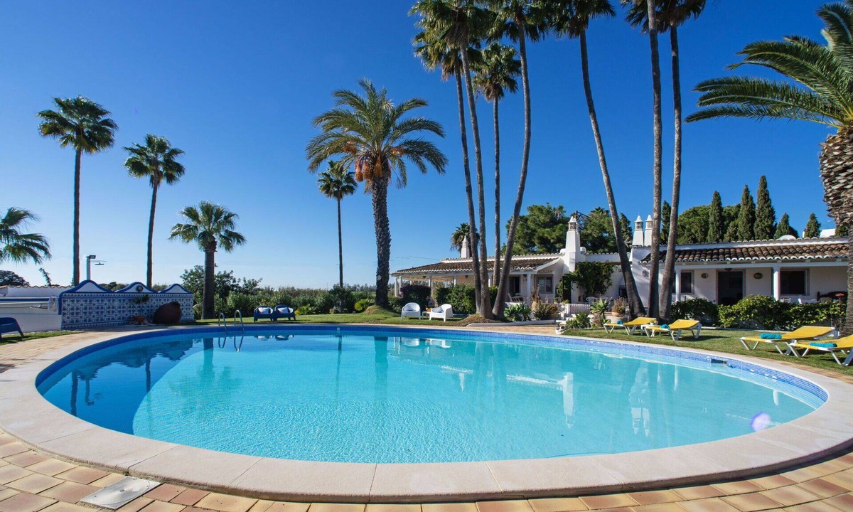 Luz de Tavira House | Nice apartment in villa for 6 guests with WIFI, pool, TV and terrace