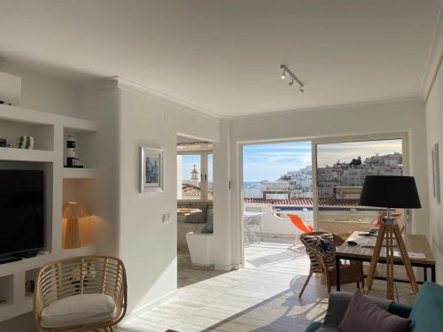 Albufeira Apartment | Ocean Balcony