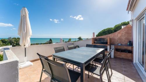 Alporchinhos House | Ocean View 2 BDR House With Patio by LovelyStay