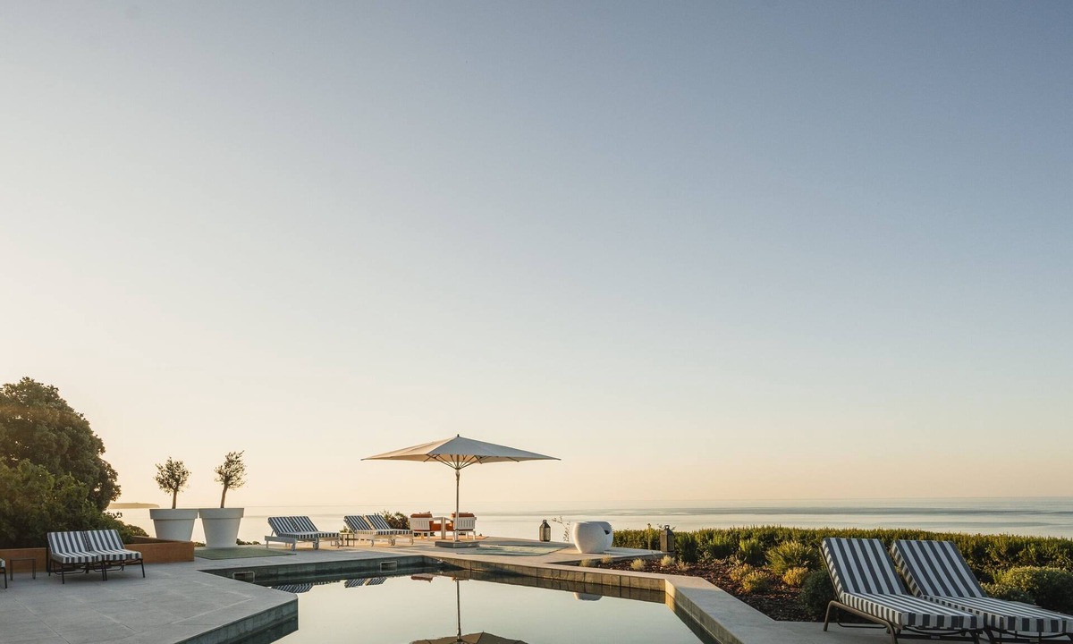 Lagos Hotel | Ocean View Room Ideal for Couples Seeking Romance in Algarve’s Tranquility
