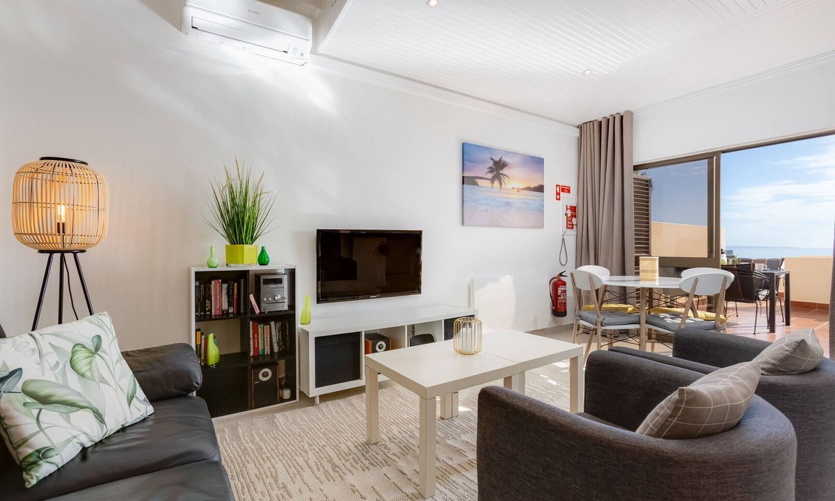 Ameijeira Apartment | Oceanfront apart with stunning views over Dona Ana beach